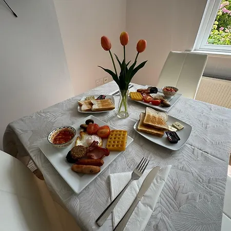 Maya's Bed & Breakfast